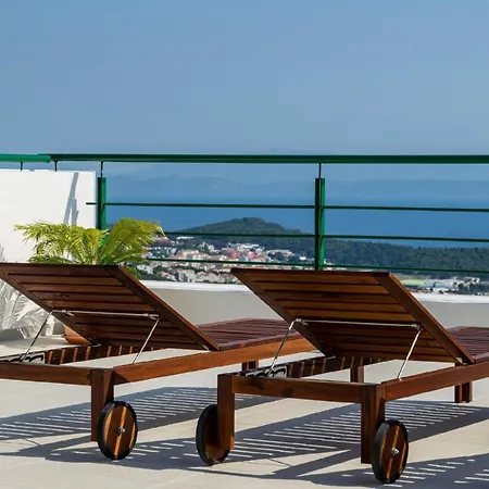 Ferienwohnung Mit Privat Pool Und Dachterrasse Mit Whirlpool Und Meerblick