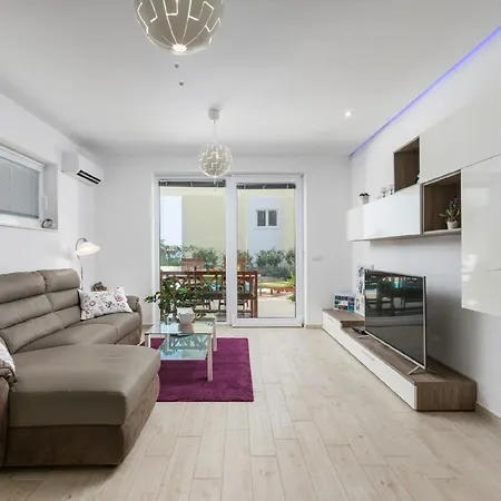 Ferienwohnung Mit Privat Pool Und Dachterrasse Mit Whirlpool Und Meerblick Apartamento Makarska