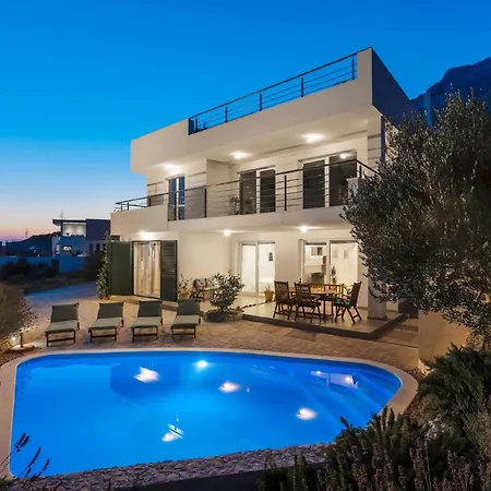 Ferienwohnung Mit Privat Pool Und Dachterrasse Mit Whirlpool Und Meerblick Apartamento Makarska